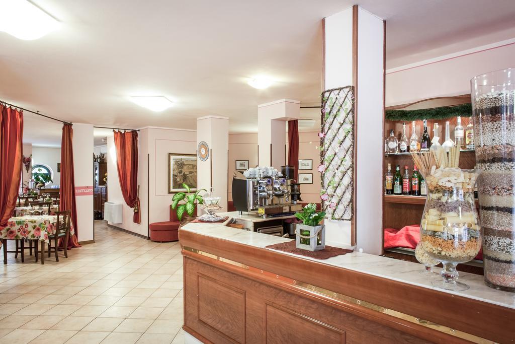 Hotel Fabbrini Абадиа Сан Салваторе Екстериор снимка