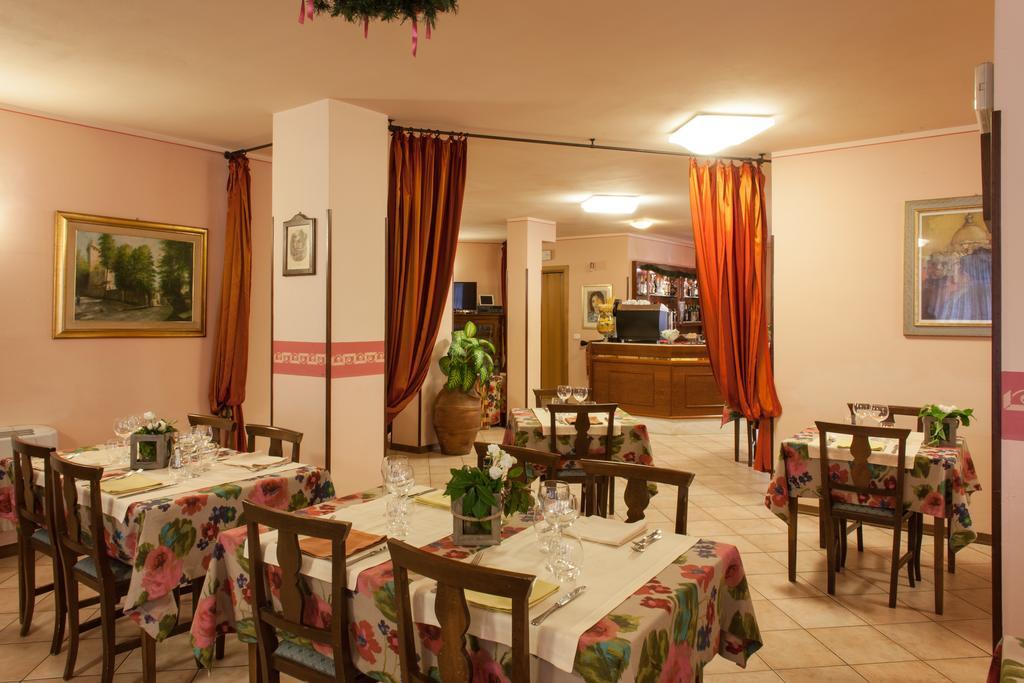 Hotel Fabbrini Абадиа Сан Салваторе Екстериор снимка
