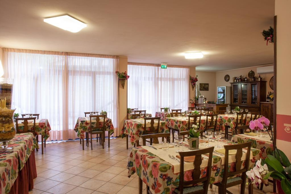 Hotel Fabbrini Абадиа Сан Салваторе Екстериор снимка