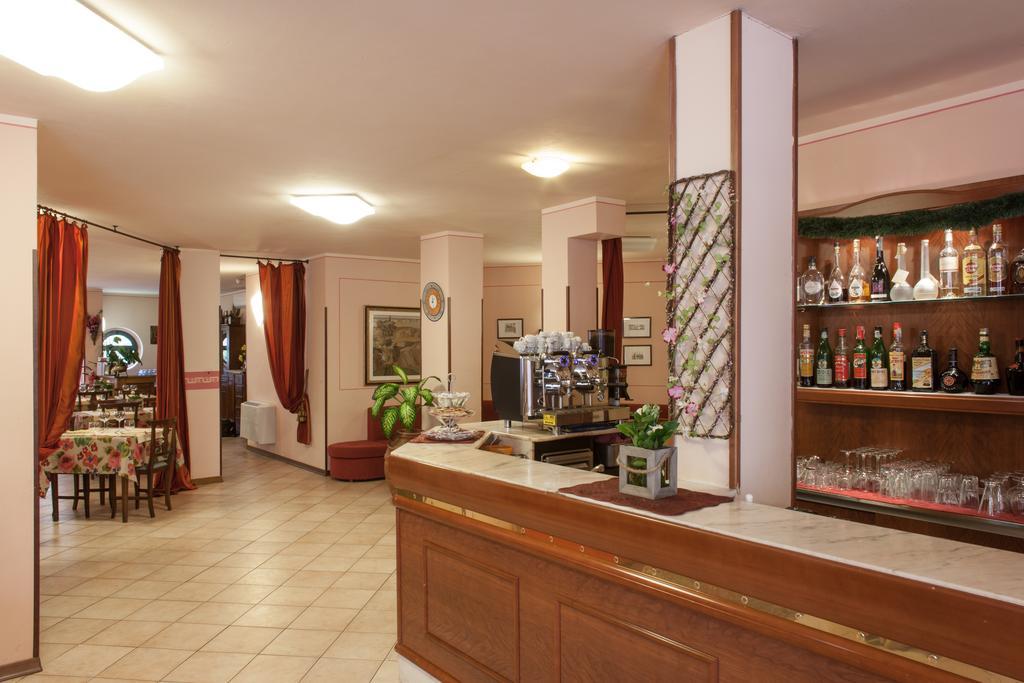 Hotel Fabbrini Абадиа Сан Салваторе Екстериор снимка
