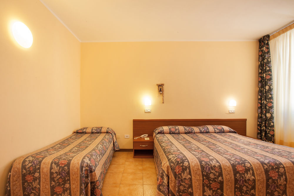 Hotel Fabbrini Абадиа Сан Салваторе Екстериор снимка
