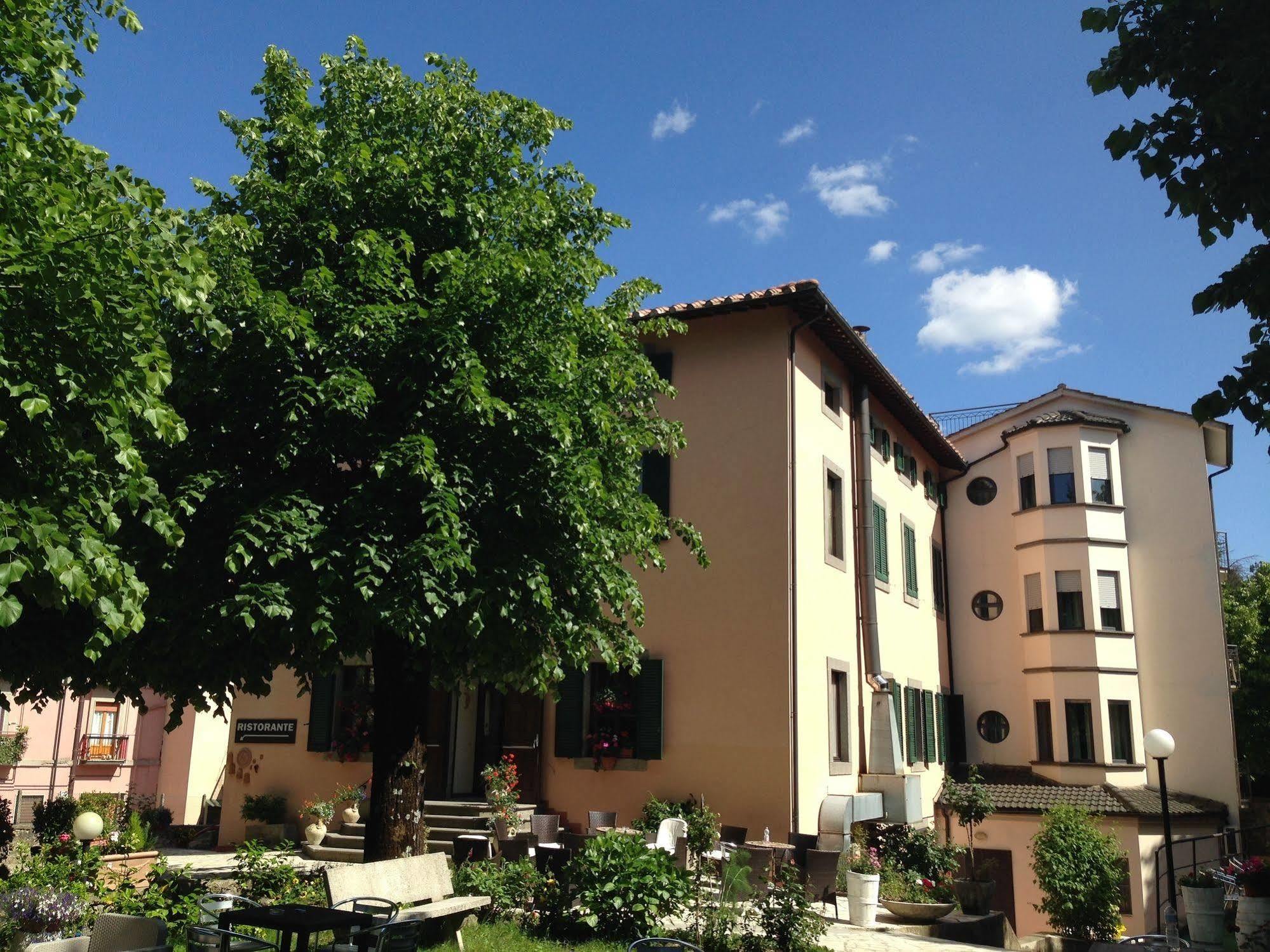 Hotel Fabbrini Абадиа Сан Салваторе Екстериор снимка
