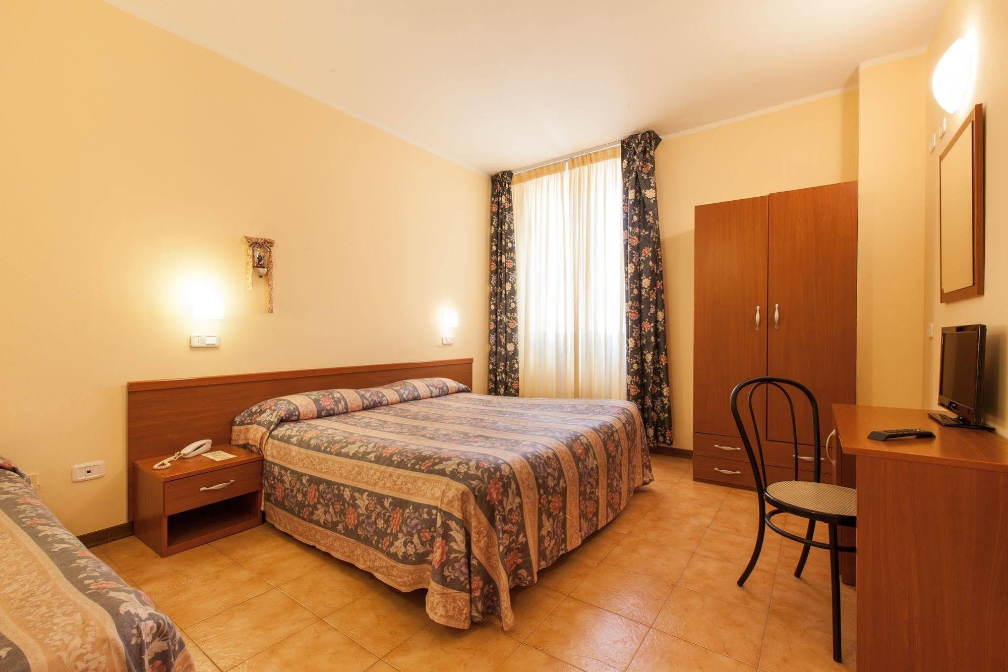 Hotel Fabbrini Абадиа Сан Салваторе Екстериор снимка