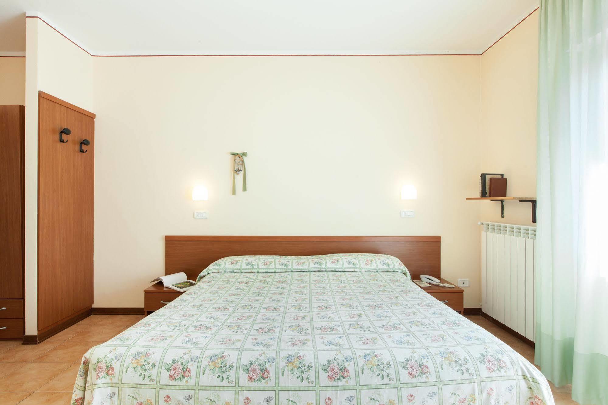 Hotel Fabbrini Абадиа Сан Салваторе Екстериор снимка