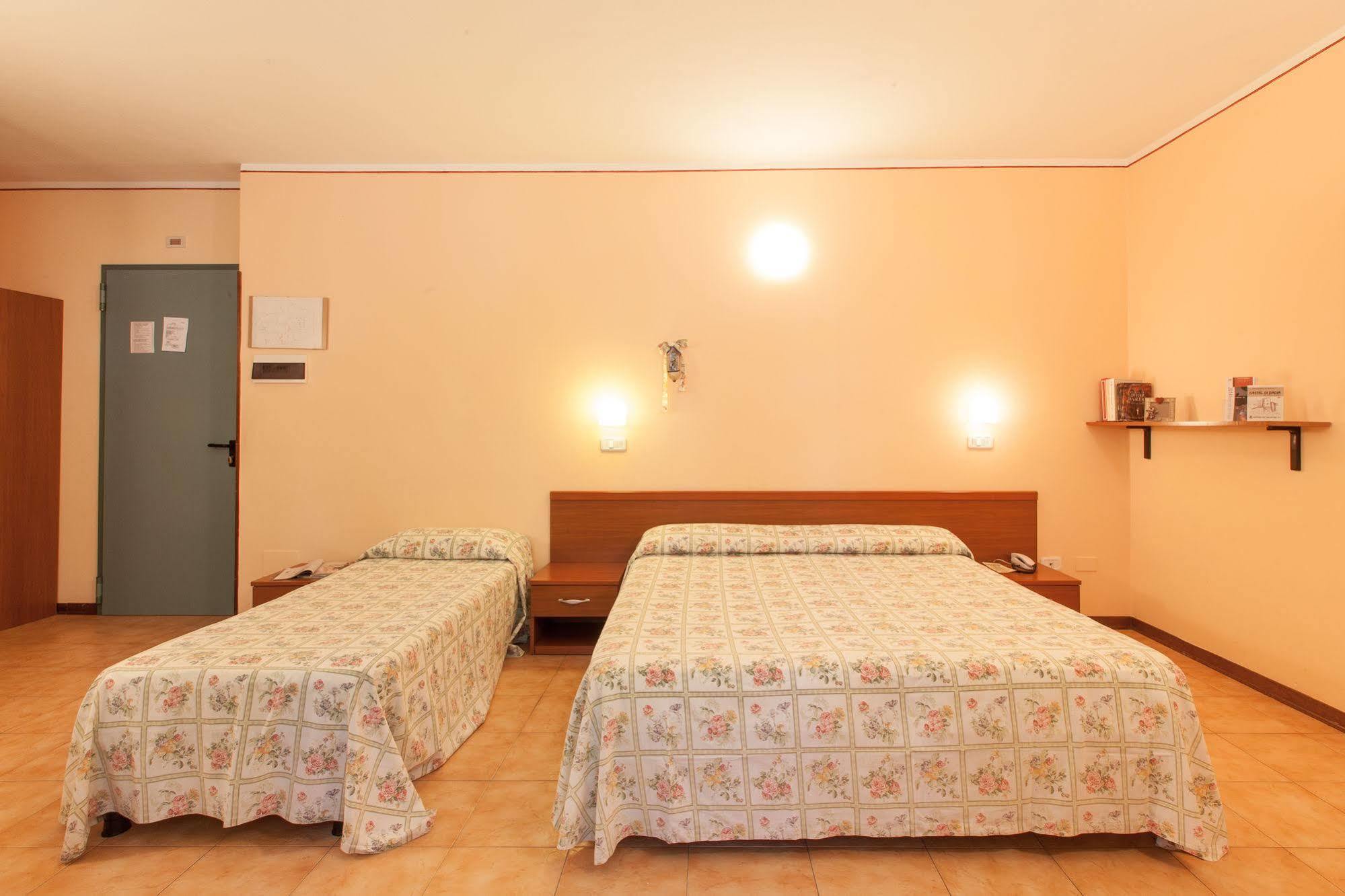 Hotel Fabbrini Абадиа Сан Салваторе Екстериор снимка